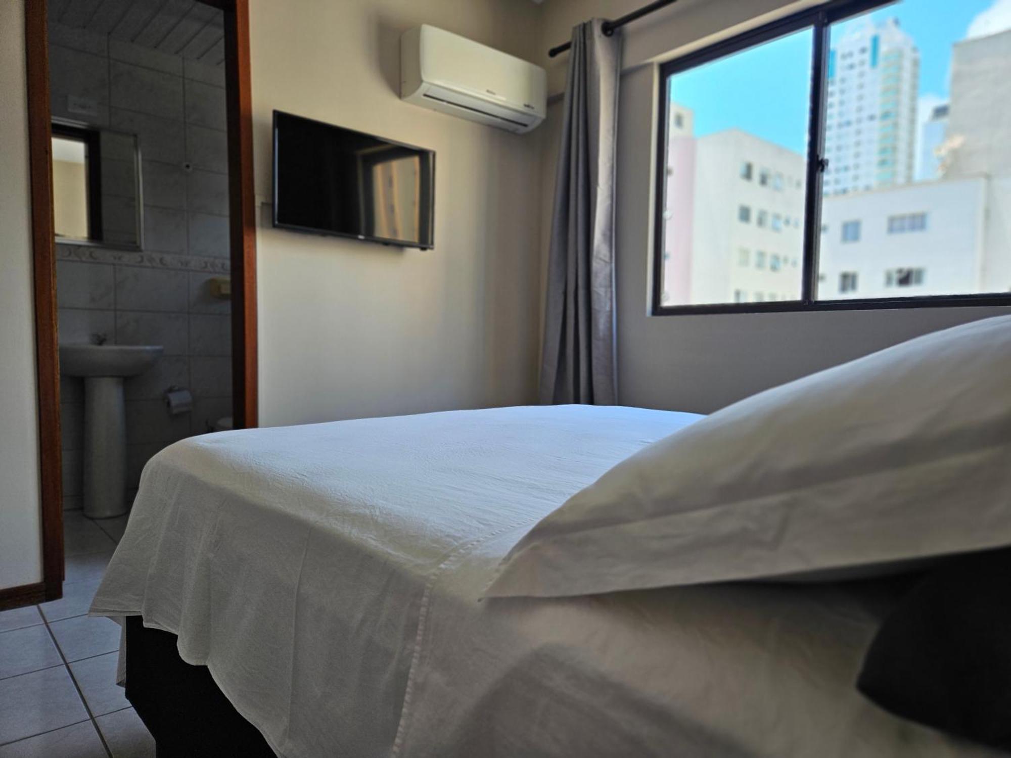 2 Quartos A 200Mts Praia Central, Garagem, Churrasqueira, Wi-Fi 90 Mbps, Pet Friendly Balneario Camboriu Ngoại thất bức ảnh
